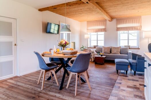 Gemütlichkeit im kernsanierten Reethus