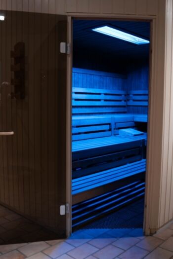Biosauna mit Lichttherapie