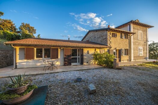 Ein privaten Eingang und eine privateTerasse für ein exklusives Erlebniss...