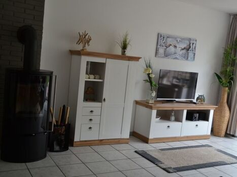 Wohnzimmer mit Kamin