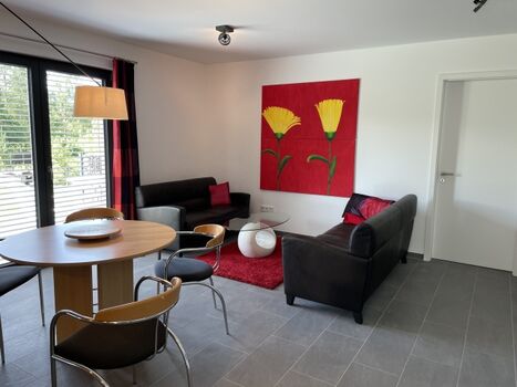 Wohnzimmer mit Essbereich