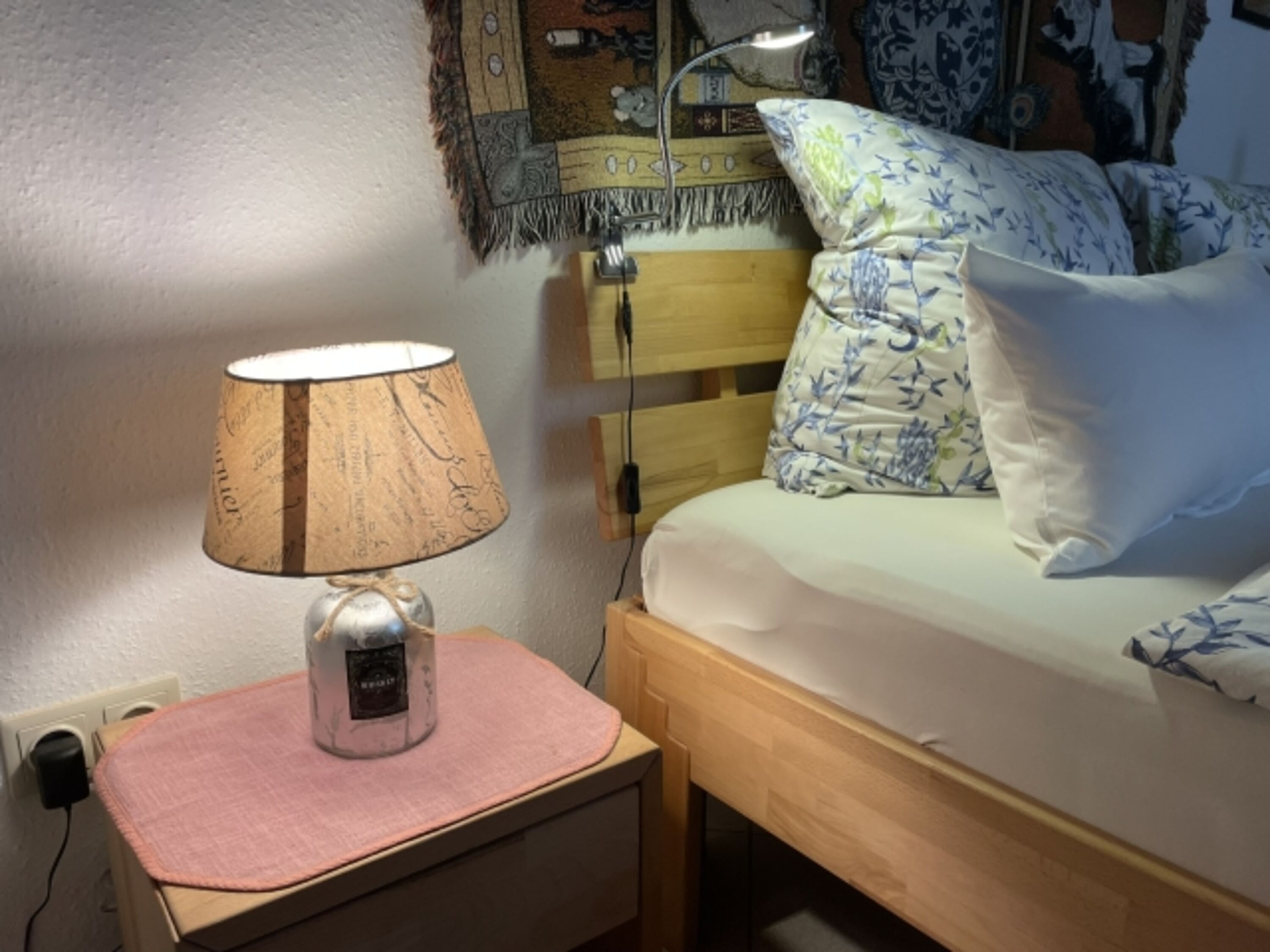 Leselampe im Schlafzimmer