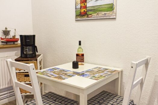 Ferienwohnung Ufer 3, Essecke in der Küche