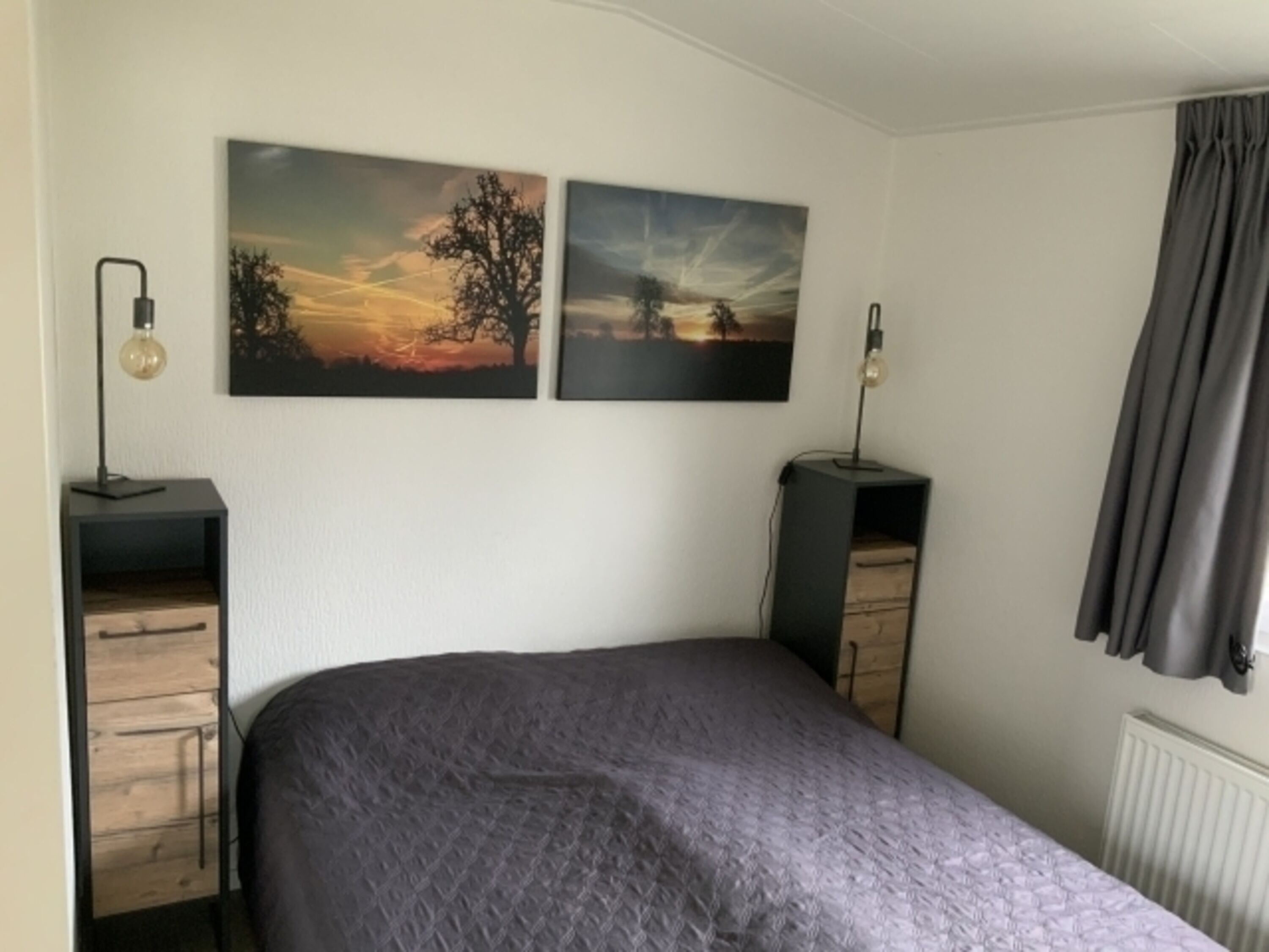 Schlafzimmer 1