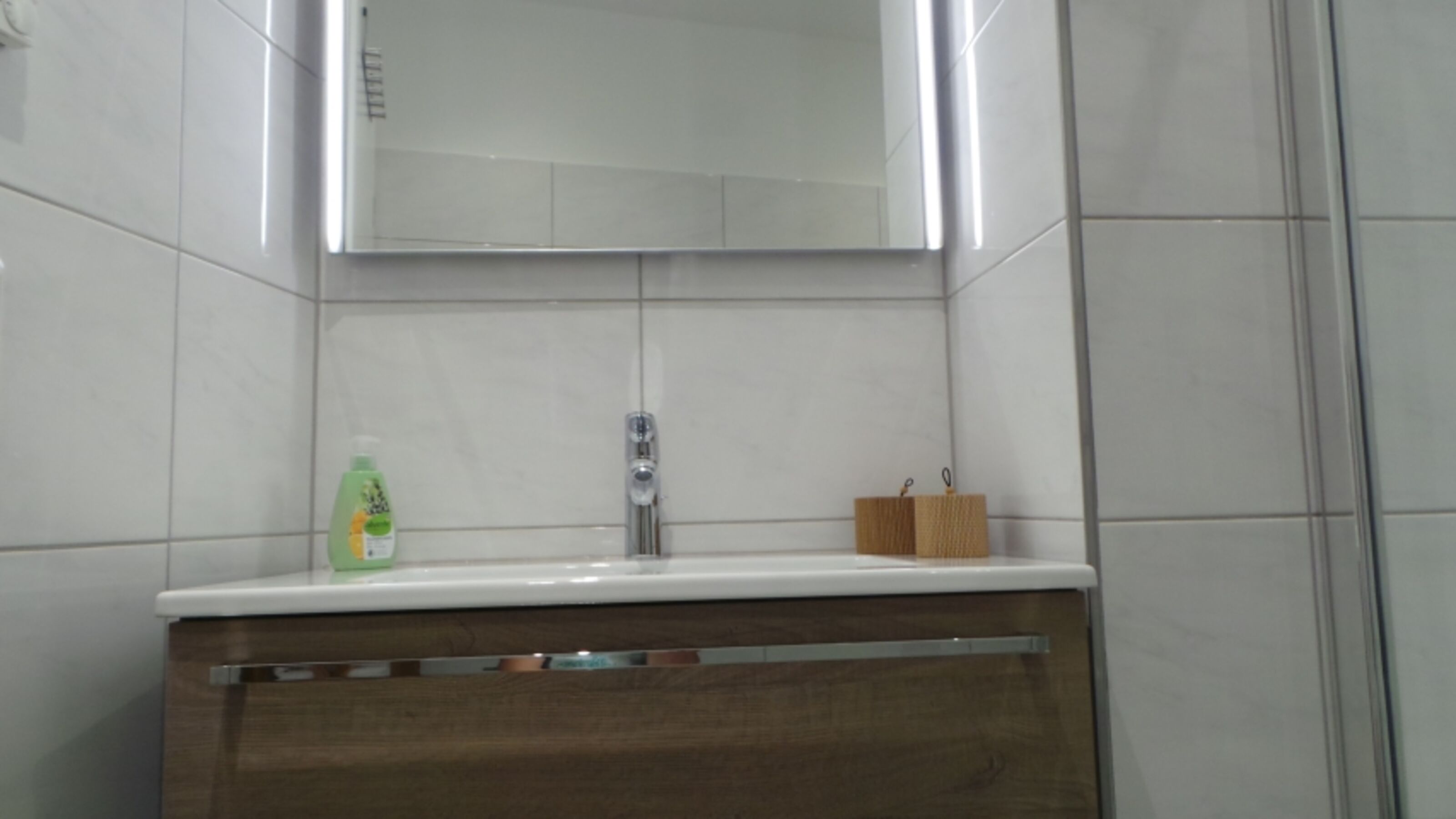 Waschtisch im zweiten Badezimmer