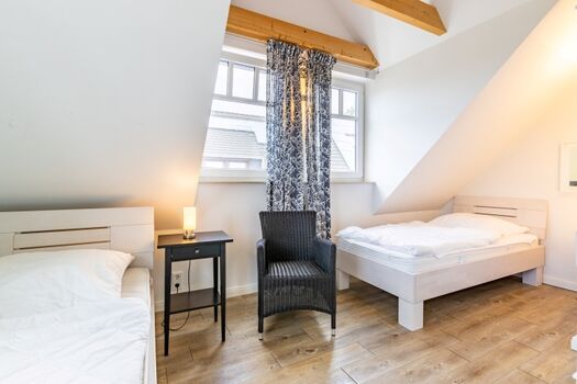 Zweites Schlafzimmer (2 Einzelbetten 90x200cm)