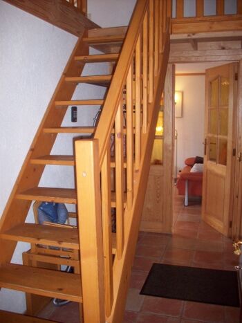 Flur mit Treppe ins OG