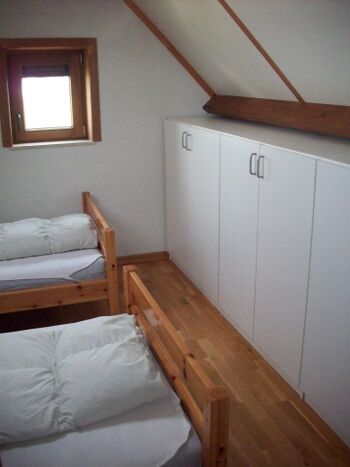 Viel Stauraum in Zimmern im OG