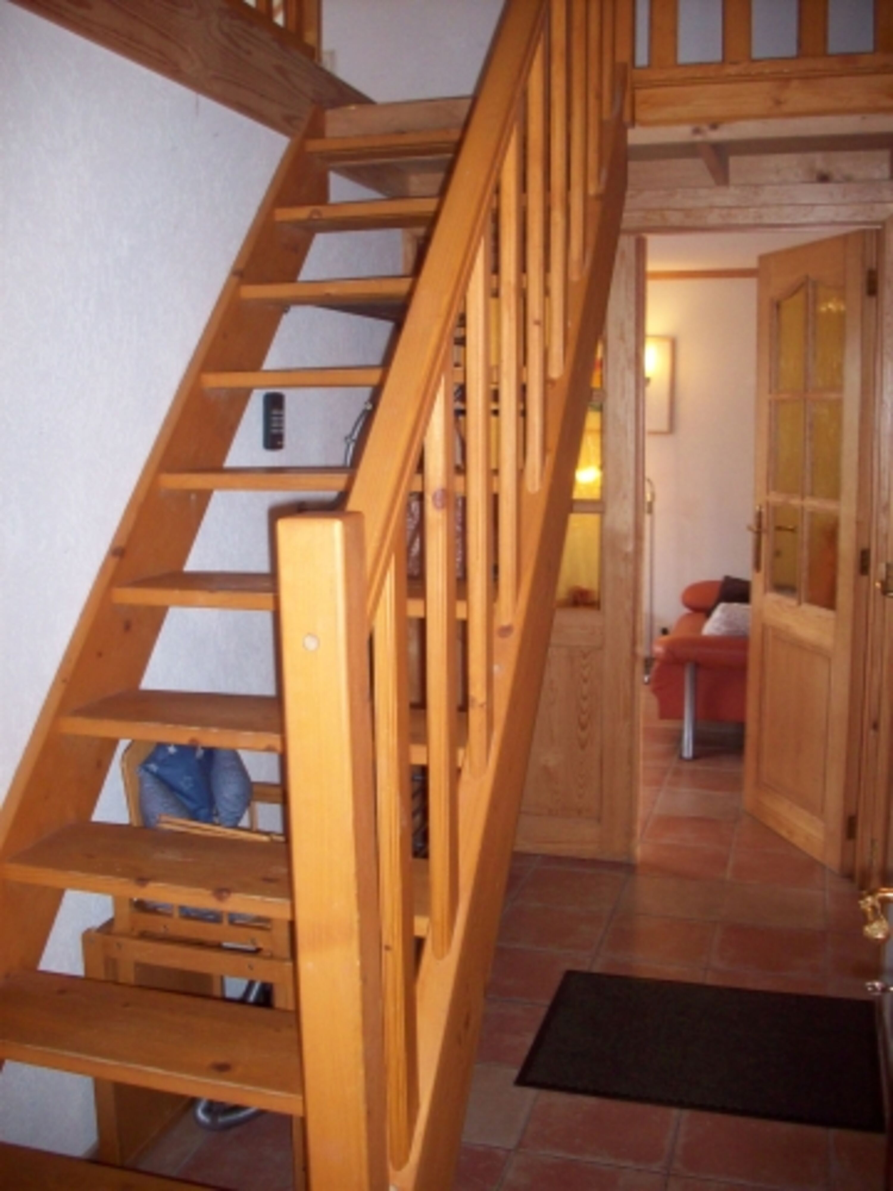 Flur mit Treppe ins OG