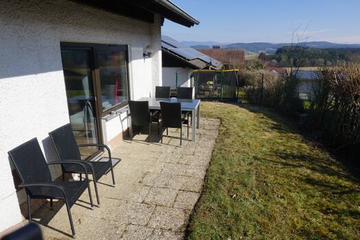 Terrasse mit Blick in die Berge