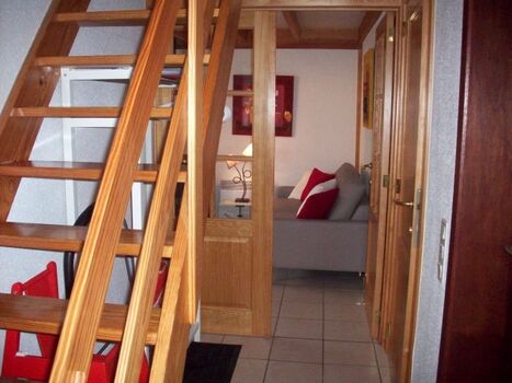 Flur im EG mit Treppenaufgang