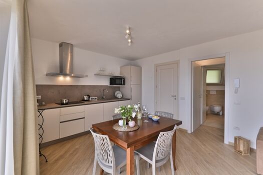 Küche mit Essbereich