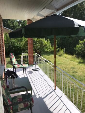 Veranda mit Blick auf den Wald