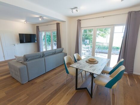 Großer Essbereich mit Panoramablick