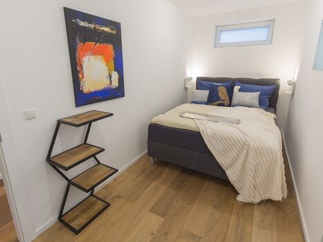 Schlafraum zwei mit Boxspringbett 160x200