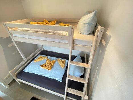 Schlafmöglichkeit zwei - Hochbett - unten 140x200