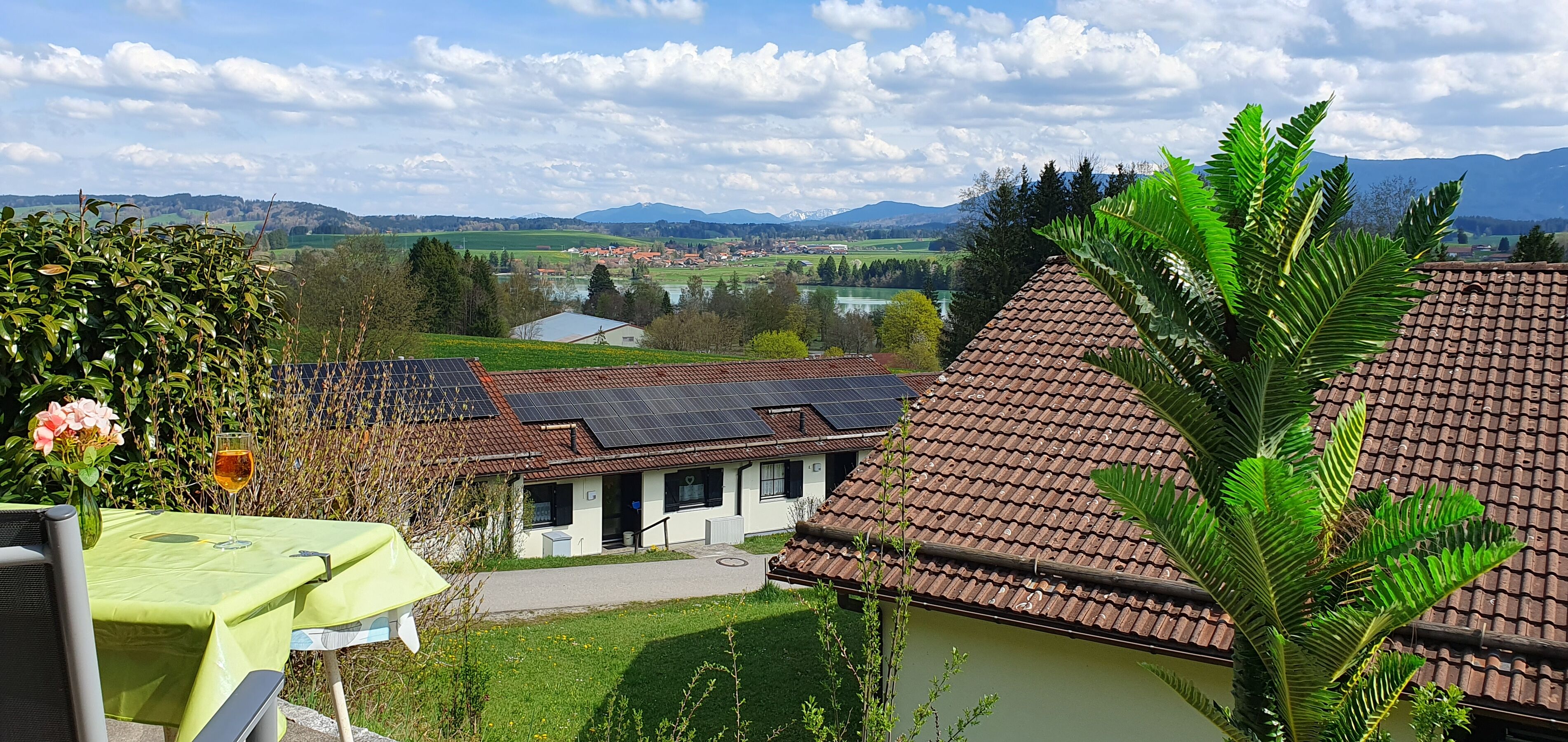 windgeschützte Terrasse mit Traumaussicht