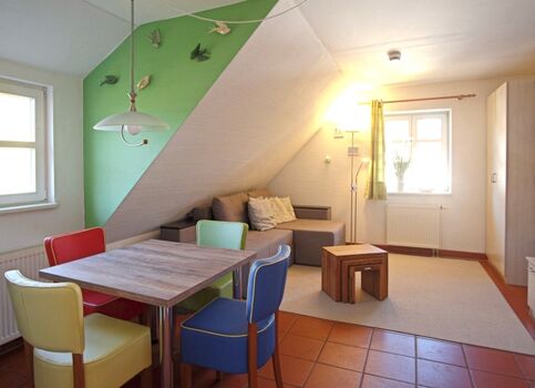 Die Wohnung wurde freundlich-farbig gestaltet