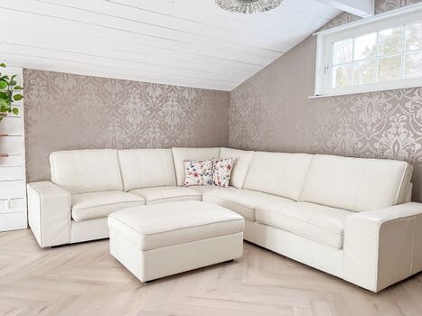 Wohnzimmer im über die Leiter zu erreichenden Obergeschoss