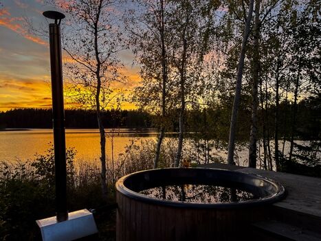 Die holzbefeuerte Badetonne ist ein optionales Extra