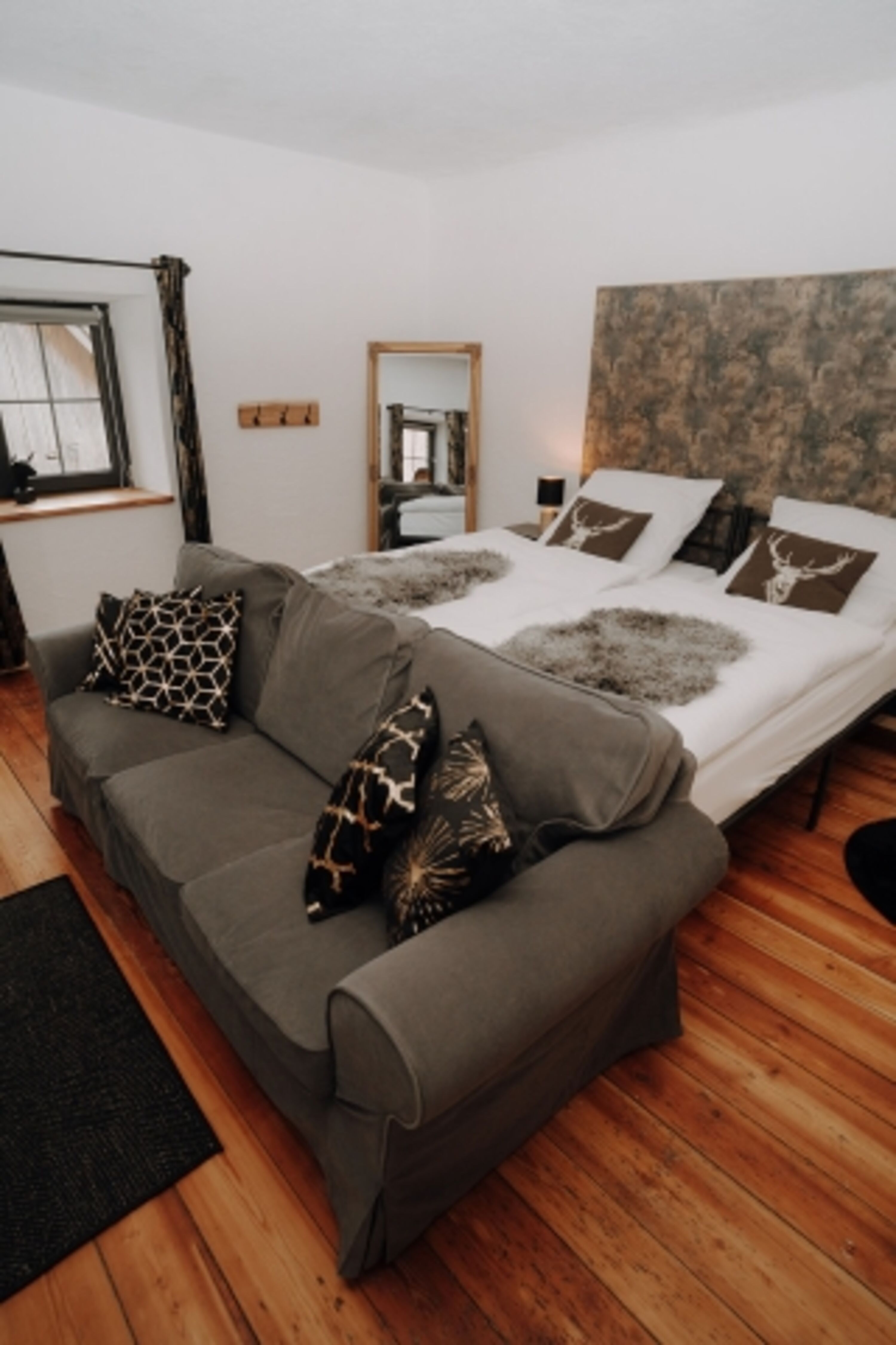 Schlafzimmer gold -© Sibel Zechmann Fotografie
