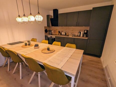 Küche mit Essbereich