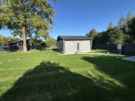 Großes, eingefriedetes, blickdickdichtes Grundstück