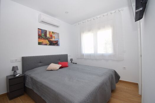 Suiten je mit Boxspringbett (durchgehende Matratzen 180x200 cm))