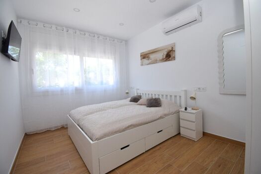 Suite mit Doppelbett (2 x Matratzen je 80x200 cm), Klima, SAT-TV , Einbauschrank 