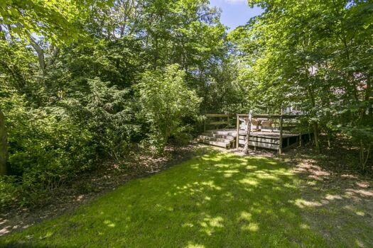 Garten mit Trampolin