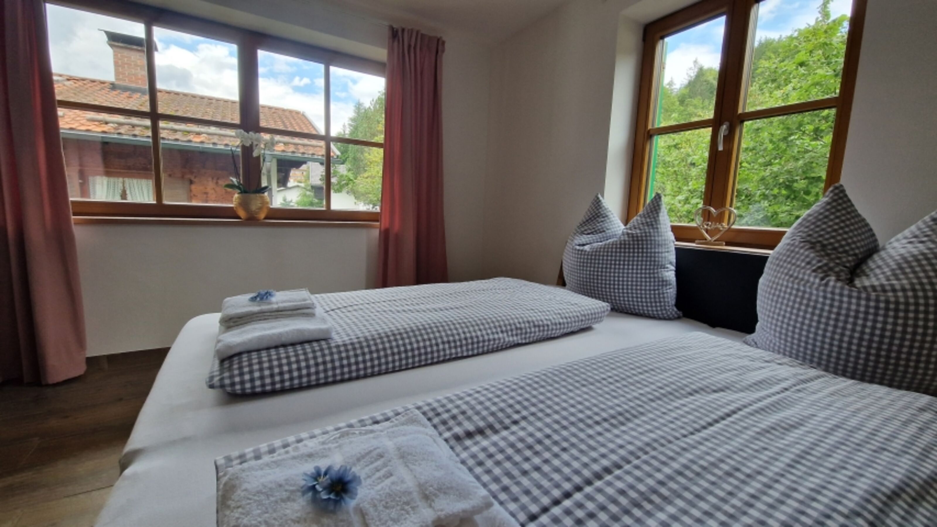 Schlafzimmer 1