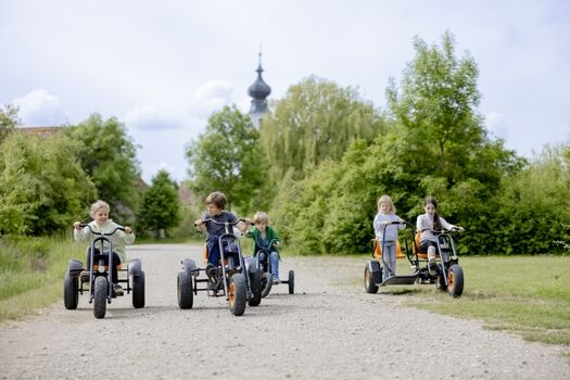 für alle Altersgruppen: großer Fuhrpark