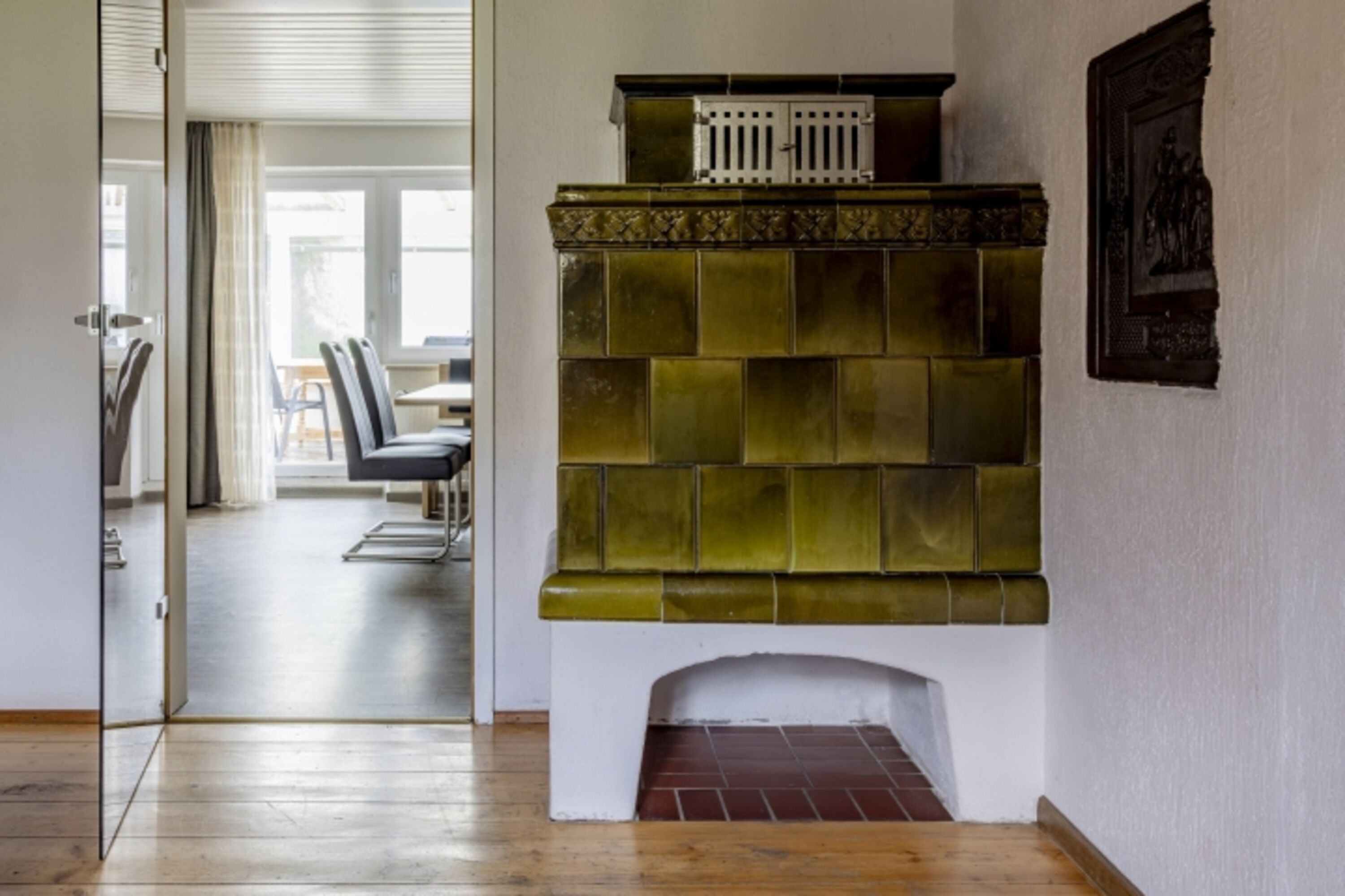 Wohnzimmer mit Kachelofen
