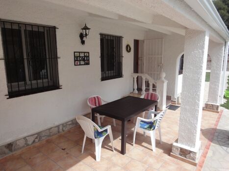 Sitzplatz vor Hauseingang