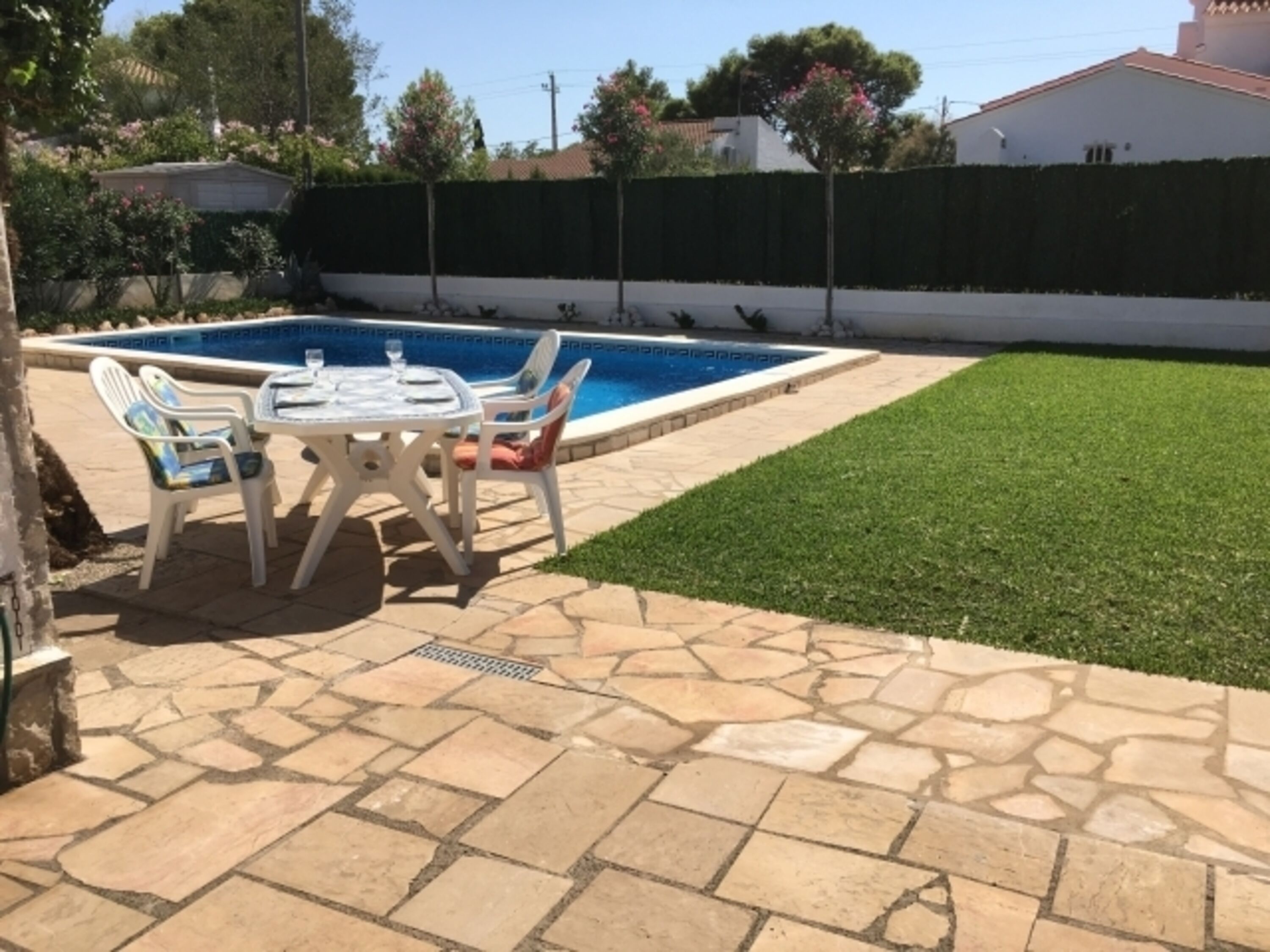 Garten mit Pool
