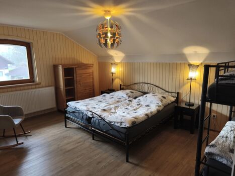 Schlafzimmer 1 mit Bergblick