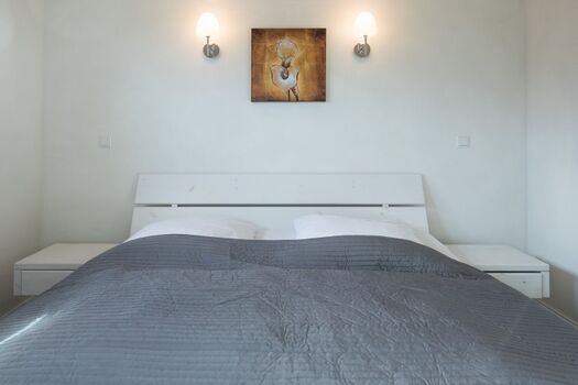 Hallig Hooge - Schlafzimmer 2 mit großem Doppelbett in 180x200 