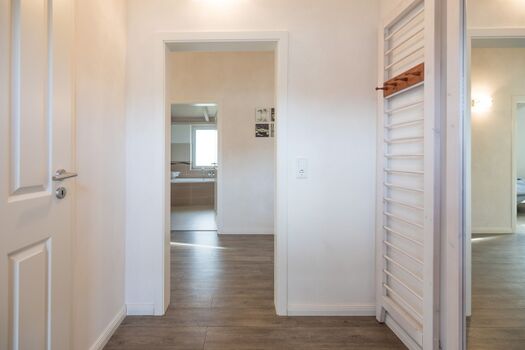 Hallig Hooge - Blick von  der Haustür ins Haus 