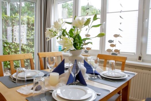 Gemütliche Atmosphäre am Esstisch