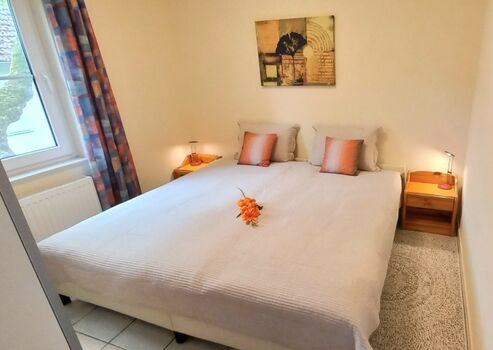 Schlafzimmer 1 im EG