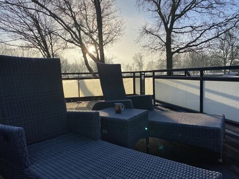 zusätzliche Sonnenliegen auf der Dachterrasse, auch im Winter ein Traum