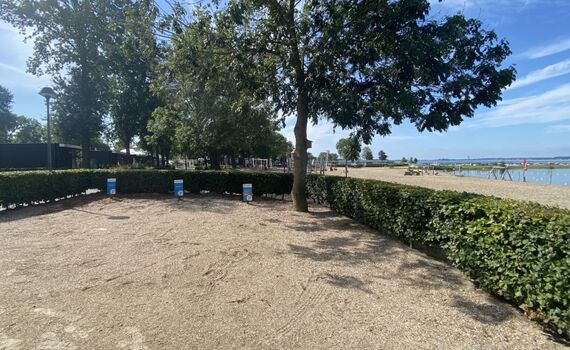 VIP-Parkplatz direkt an der BEACH VILLA und dem Strand