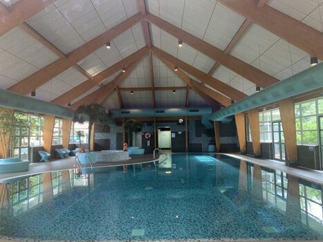 Gäste der BEACH VILLA: freier Eintritt Wellness-Hallenbad / Pool / Whirlpool