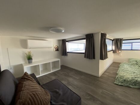 3. Schlafzimmer (OG) mit reduzierter Deckenhöhe, Klimaanlage