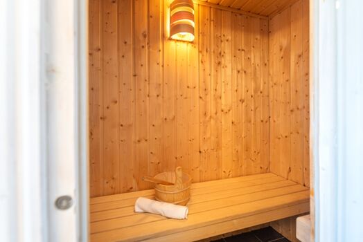 Sauna im Erdgeschoss