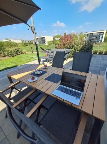 großer Sonnenschirm 