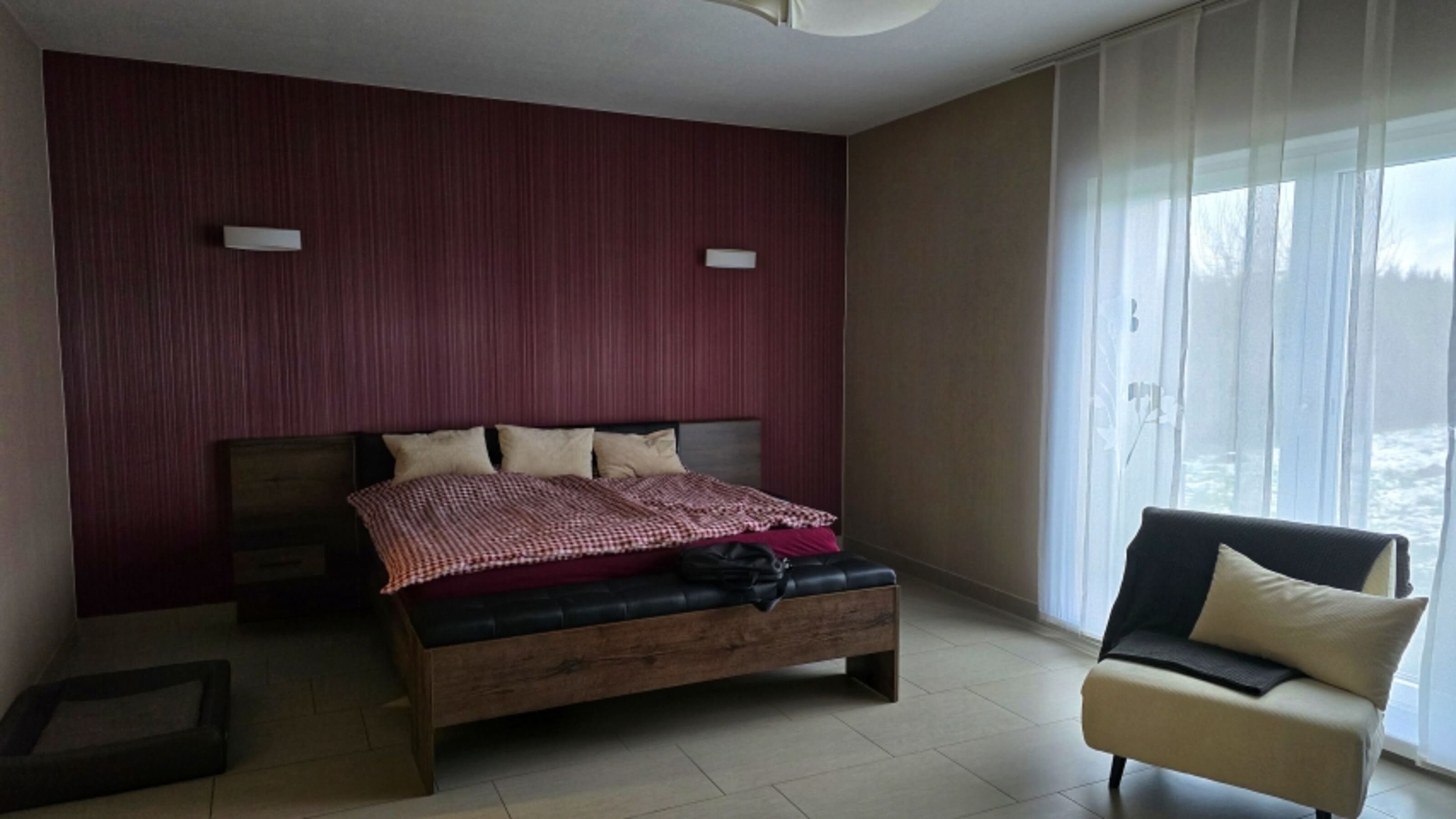 Schlafzimmer 1