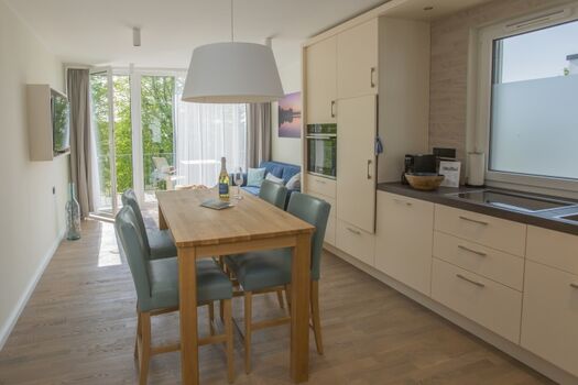 Küche mit Essbereich