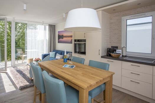 Küche mit Essbereich