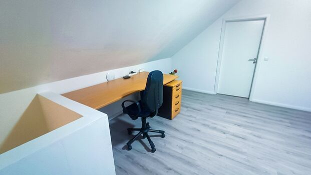 Oben, Arbeitsplatz, Homeoffice woanders